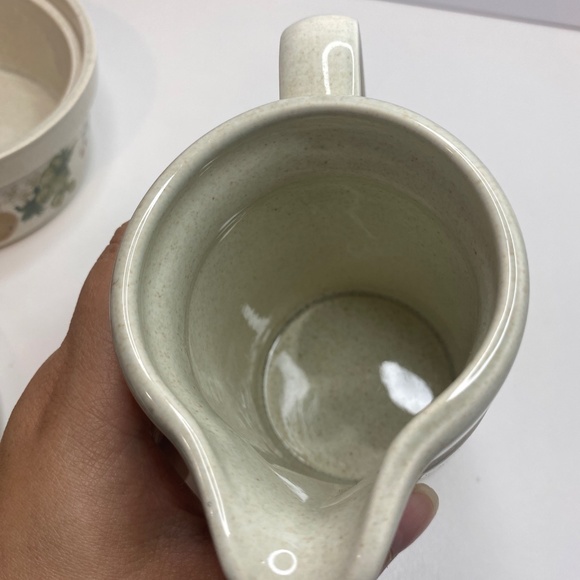 Wedgwood Quince England oven to table creamer and sugar with lid set - Picture 6 of 9